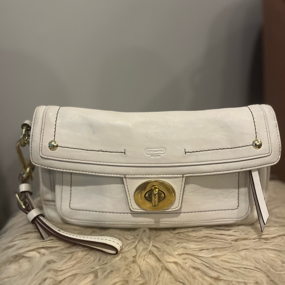 Vintage Coach Hampton Leather Clutch🍦